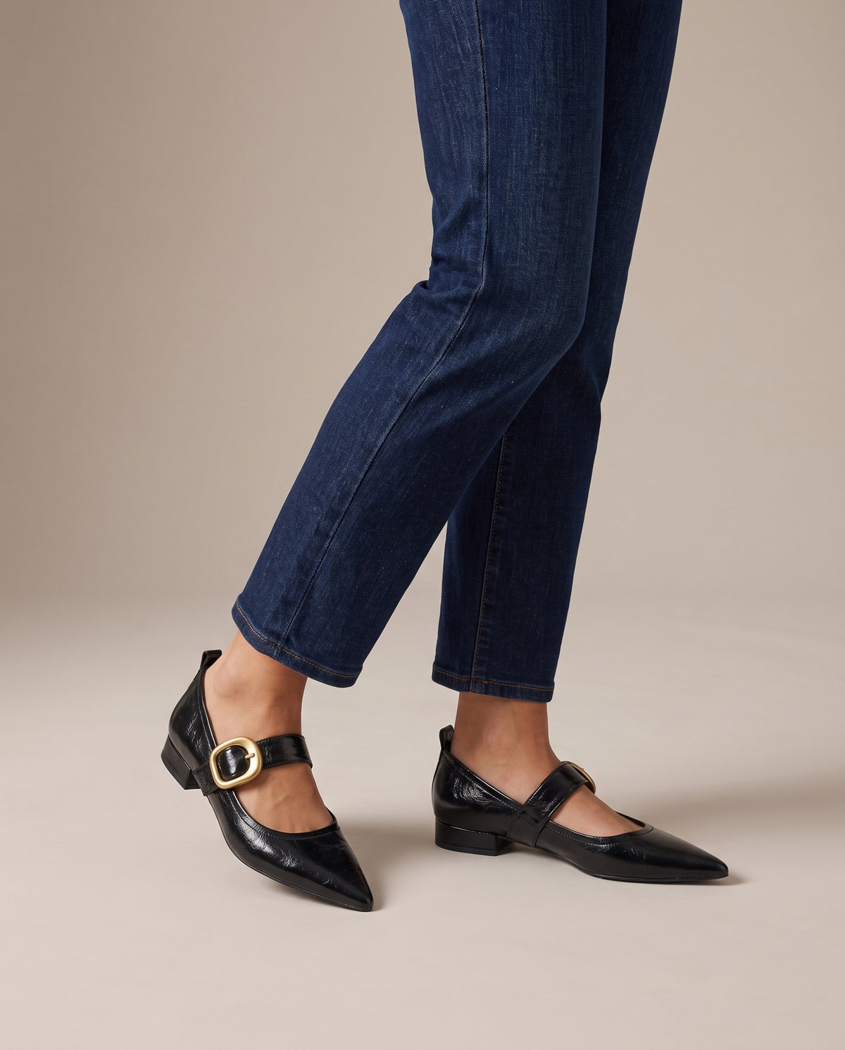 fleur-pointed-toe-buckle-mary-jane-flats-women-s-black-leather-look-low-heel-strap-flats 5