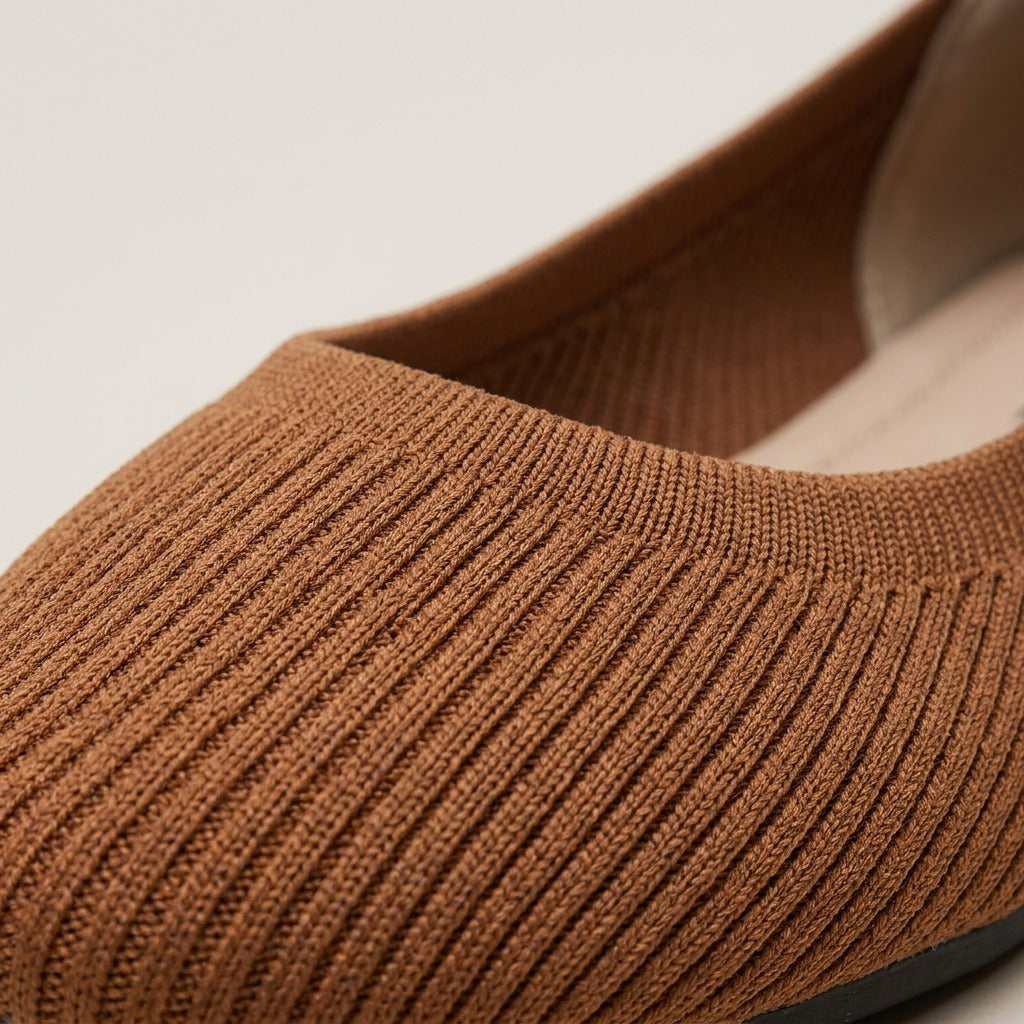 Close-up of the ribbed knit toe on the June flat