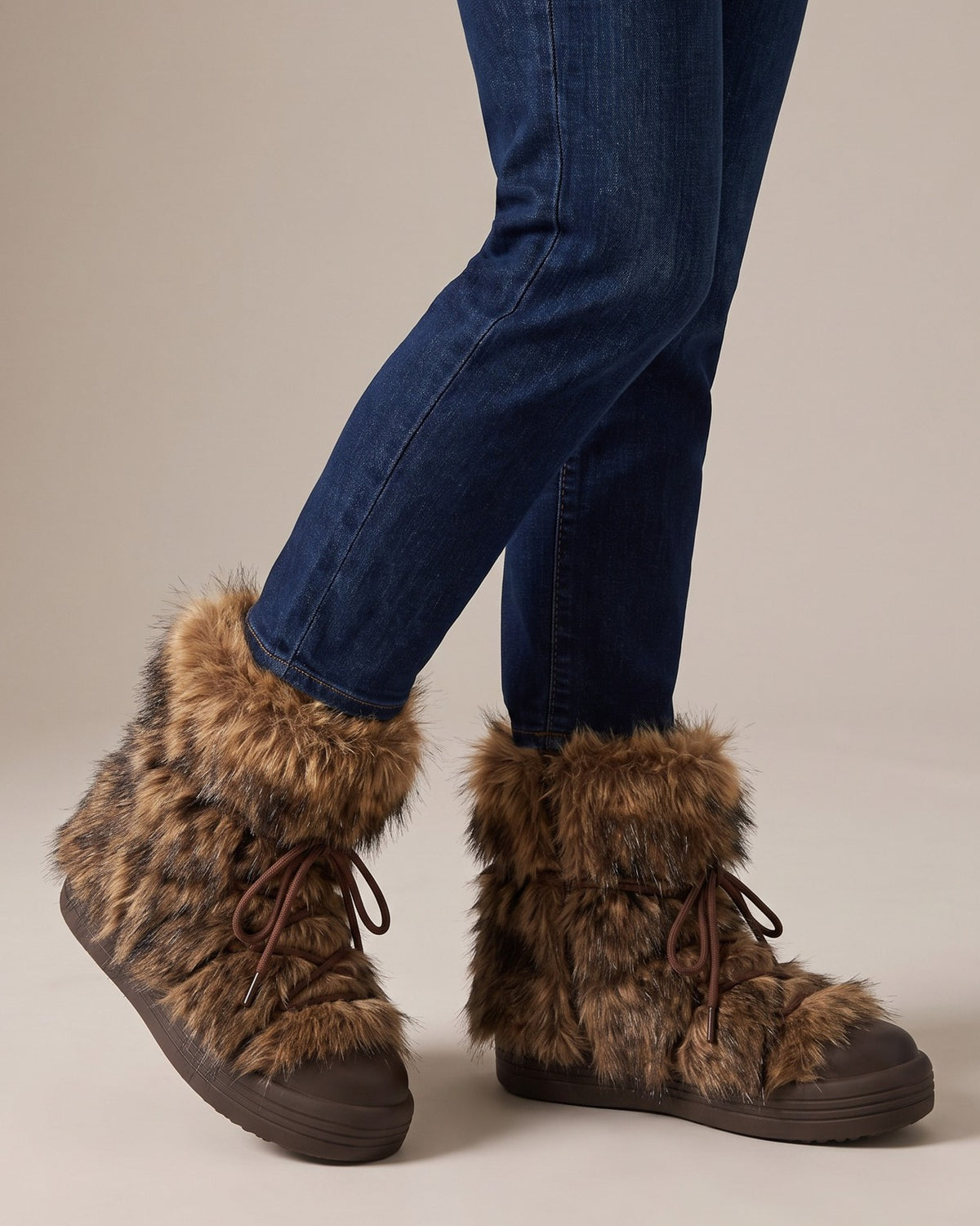 lacey-fuzzy-faux-fur-snow-boots-women-s-brown-lace-up-platform-winter-boots 5
