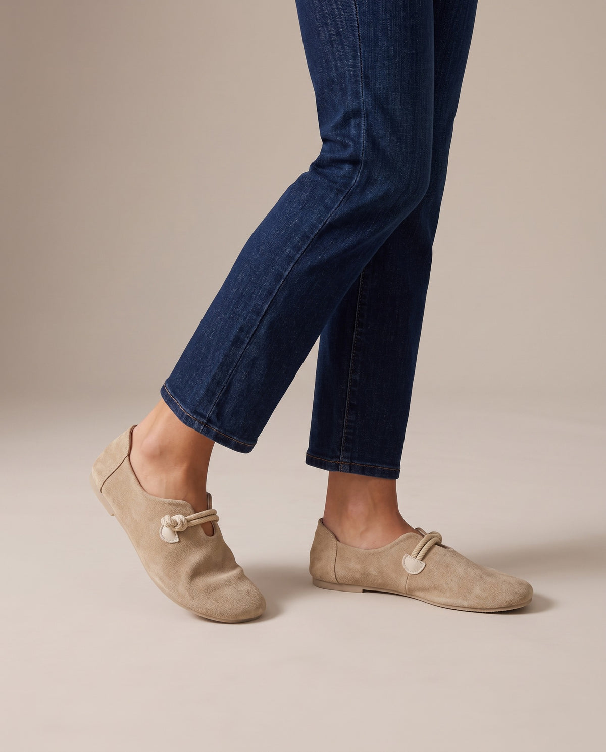 wynn-bungee-cord-tie-slip-on-loafers-women-s-beige-suede-look-round-toe-flats 5